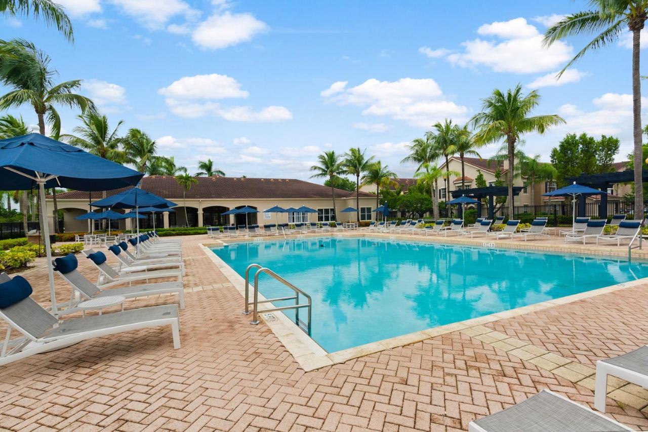 Kasa Wellington South Florida Hotel Екстериор снимка